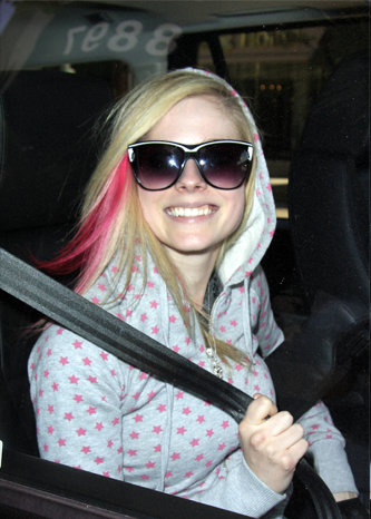 Avril Lavigne - 20140905003550-1a718271.png